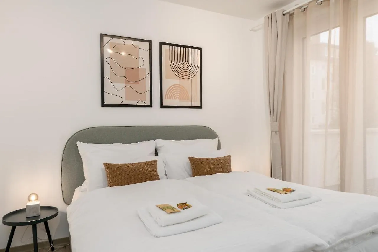Liberty Home Platinum - Apartments Ганновер